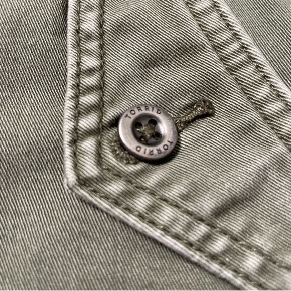 Torrid mid rise cuffed shorts - Picture 6 of 9